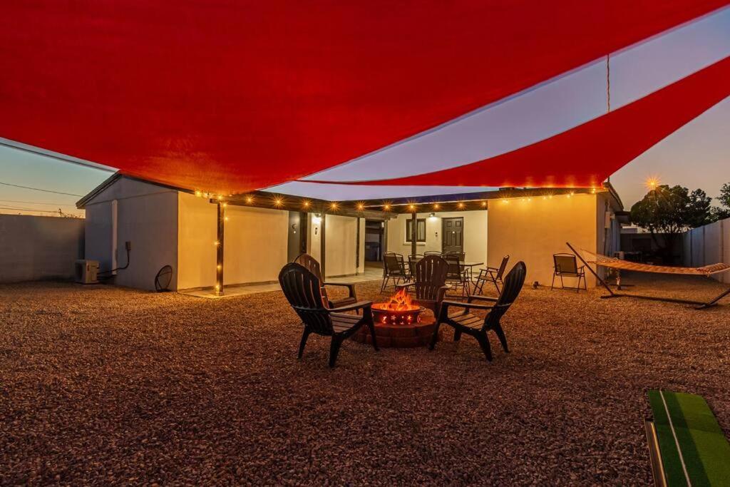 Retreat - 2 Bedroom With King-size Bed - 3 Smart Tvs - 10 Min From Airp - Unit A Casa de férias *