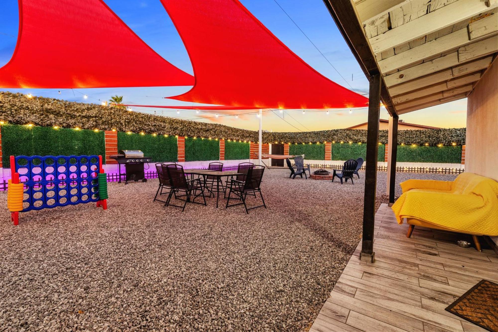 Casa de férias Retreat - 2 Bedroom With King-size Bed - 3 Smart Tvs - 10 Min From Airp - Unit A