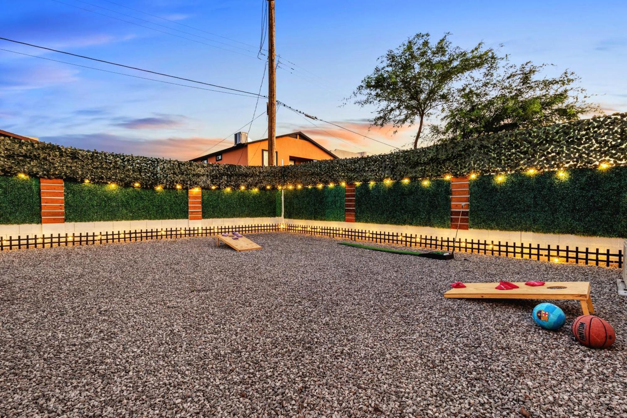 Retreat - 2 Bedroom With King-size Bed - 3 Smart Tvs - 10 Min From Airp - Unit A Casa de férias Phoenix